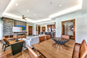 Luxury 2Br Residence Steps From Heavenly Village & Gondola Condo, South Lake Tahoe